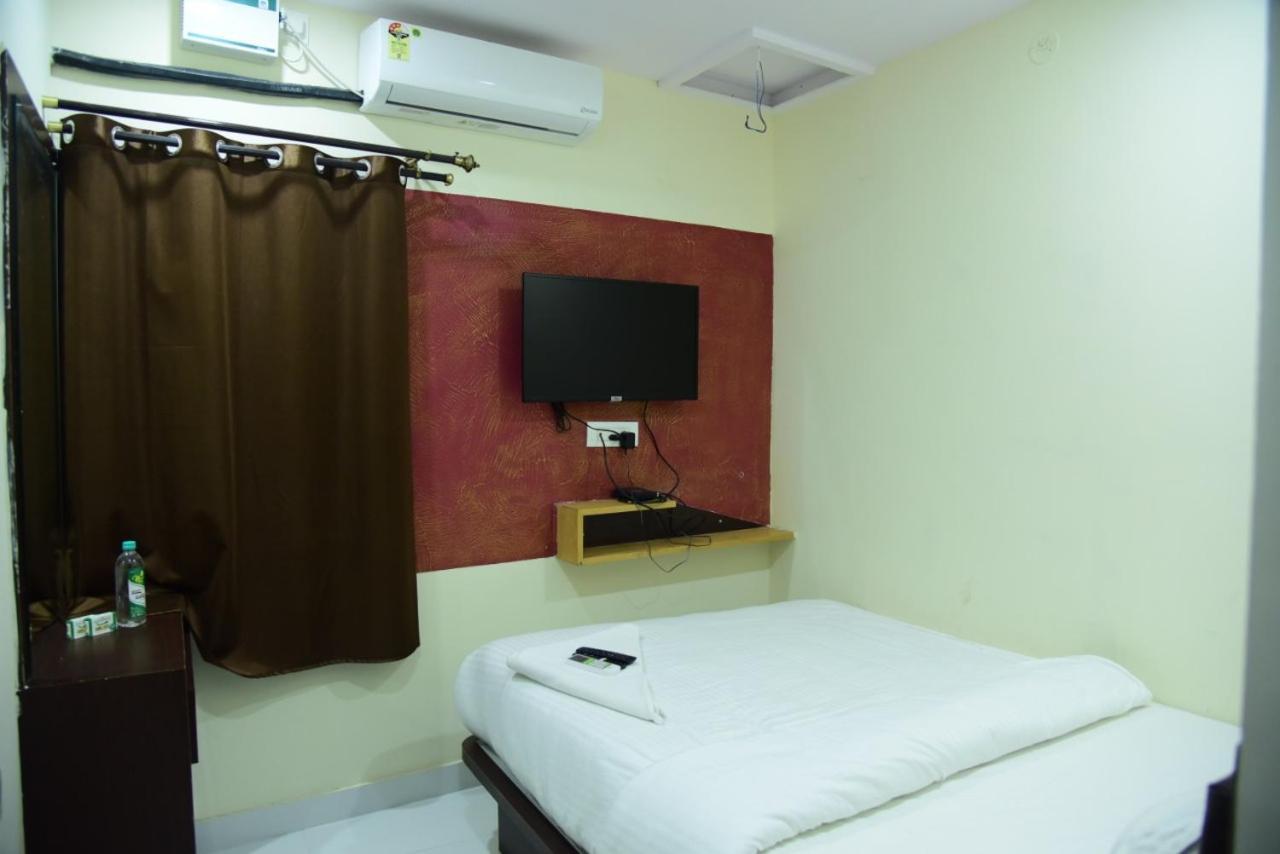 M G Residency Hotel Chikmagalur Exterior photo