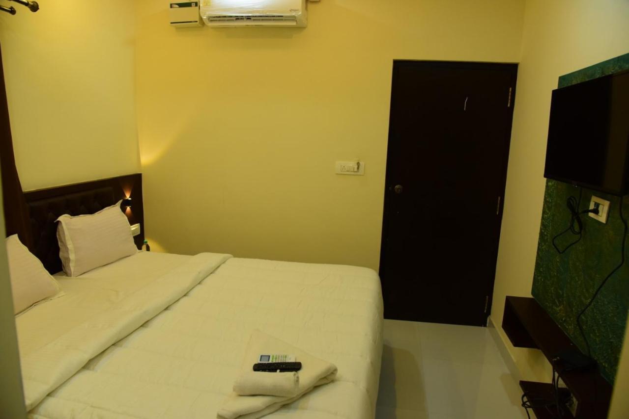 M G Residency Hotel Chikmagalur Exterior photo